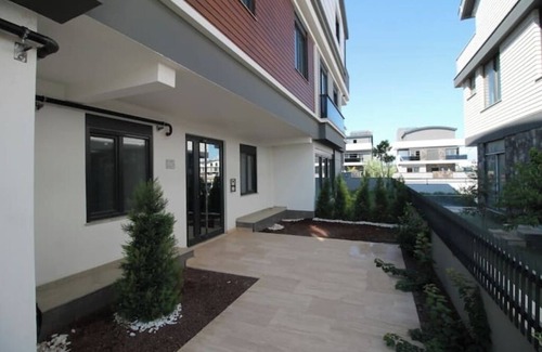 Lara House | New Flat&Large Living Space(2-5) Near Lara Beach