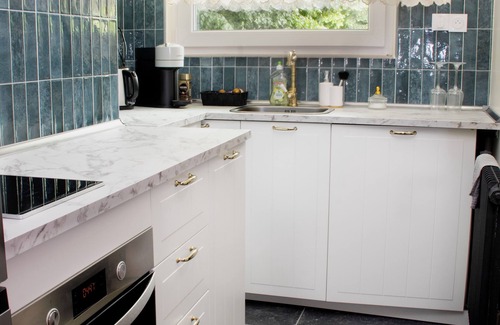Fontenay-aux-Roses Apartment | New Flat near Paris with Secure Parking 7' to RER B direct line CDG ORY