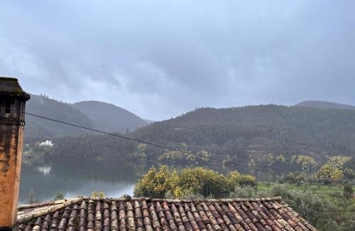 Serta Apartment | New Flat with View over the River Zezere
