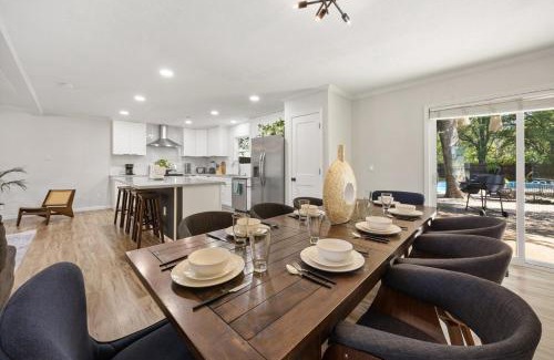 Flower Mound House | New! Flower Mound Home with Pool and Firepit