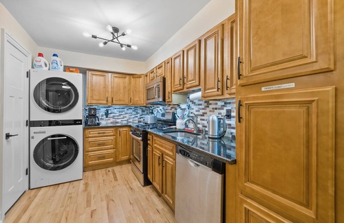 The Waterfront Condo | NEW-Free Prkg-2BR/2.5Bath/3 Queen Size Beds-Duplex