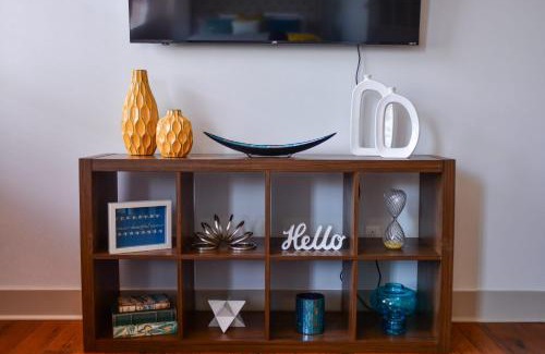 French Quarter Apartment | NEW French Quarter Delight 13