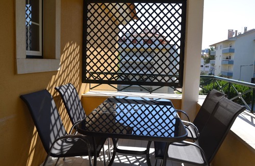 Cascais Apartment | New, full of light, centre of Cascais, 3 bedrooms, 3 toilets, A/C, up to 8 guests