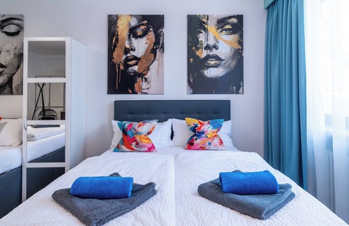 Hohberg Hotel | NEW Gästehaus-Flora, Kitchen, TV, Free Parking, near Europa-Park and Strasbourg