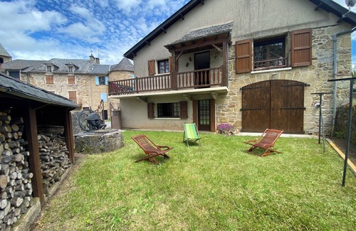 Vimenet House | New gîte in vimenet (Aveyron) medieval village between aubrac and lévézou