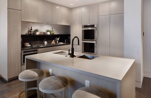 Empire Pass Condo | NEW Gorgeous Luxury Ski-in/Out Deer Valley. Pool, Gym, Ski Valet.