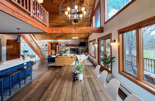 Windham Ski Chalet | NEW - Gorgeous Modern Lodge w/Mt View - 5 Min to Skiing