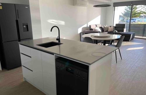 Mandurah Apartment | New Ground Floor 2 Bed/2 Bath Apartment Marina