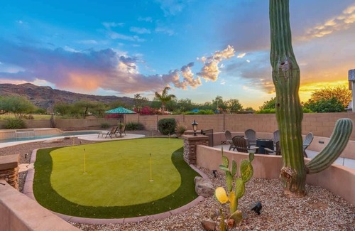 South Mountain House | *NEW* Heated Pool & Hot Tub Cozy Phoenix 4BR Oasis