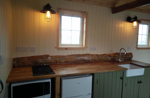 Lewis and Harris Cabin | New Hebridean Retreat - Shepherd Hut with gym and hot tub use