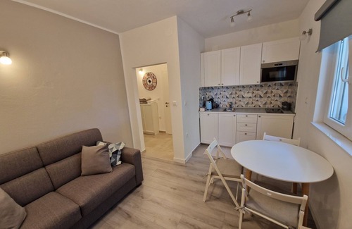 Sibenik Apartment | NEW Holliday Apartment A2+2, Family house, garden pool, terase, wi-fi
