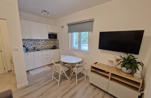 Sibenik Apartment | NEW Holliday Apartment A2+2, Family house, garden pool, terase, wi-fi