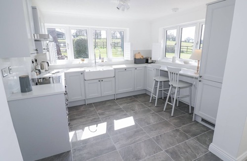 Weston under Wetherley Cottage | NEW HOUSE FARM, pet friendly, character holiday cottage in Cubbington