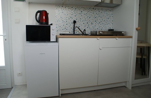 Dompierre-sur-Yon Apartment | New independent studio in house with garden