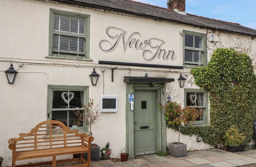 Tholthorpe Cottage | New Inn Apartment