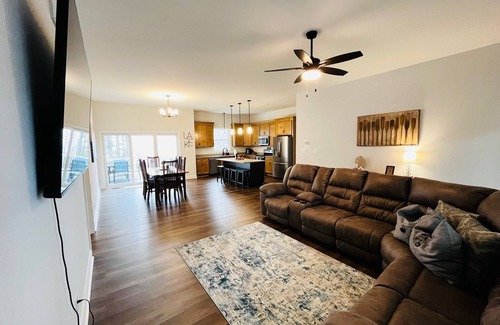 Bumpass House | NEW Lakefront Home, Joan's Point Lake Anna