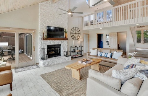 Palo Pinto County House | NEW lakefront listing RIGHT NEXT to marina in Sportsman's World!