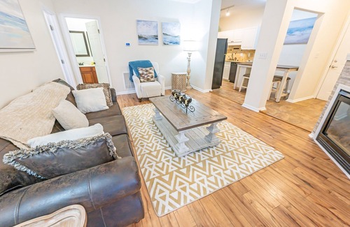 Vaught Condo | NEW! Large 2BR | Savannah Shores | Pool|Pickleball