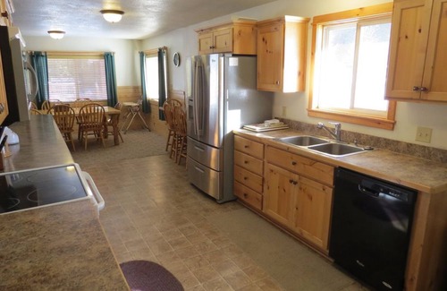 Lazy Acres House | NEW LISTING | 8 miles from Yellowstone! | Parking for Toys! | Grill & Firelplace