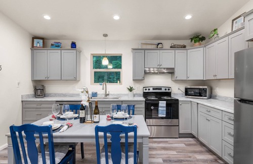 Florence House | New Listing! Beautiful new construction Sutton lake area home. Sister home also available next door