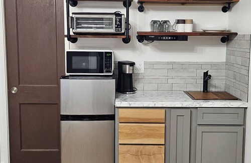 Knoxville Apartment | New Listing! Boutique Studio Close to Downtown - First 3 Bookings Get 20% Off