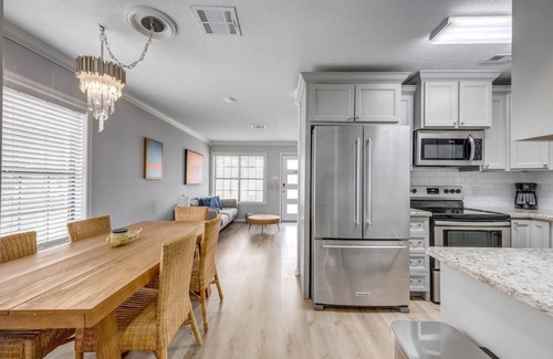 Aransas Pass House | New Listing! Breezy Palms