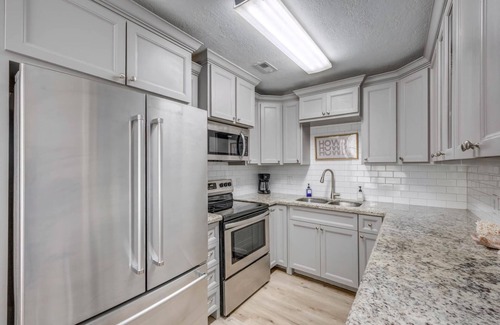 Aransas Pass House | New Listing! Breezy Palms