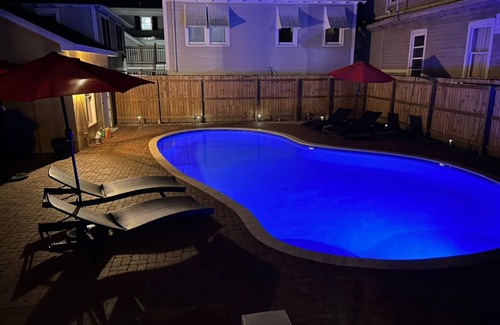 Downtown Historic District Apartment | New listing. Charming apartment with pool, free parking, located in downtown.