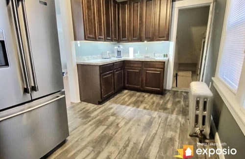 York House | New listing “City Splendor” -Cheerful 4BDR 2BA York City home