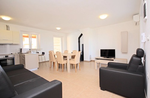 Bratulici House | NEW LISTING! House with pool in Bratulići