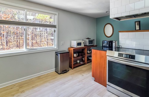 Indian Neck Heights House | NEW LISTING! Indian Neck 3BD-A/C, Hot Tub, Fire Pit, Fox Island Marsh Views, Walk to Omaha Beach