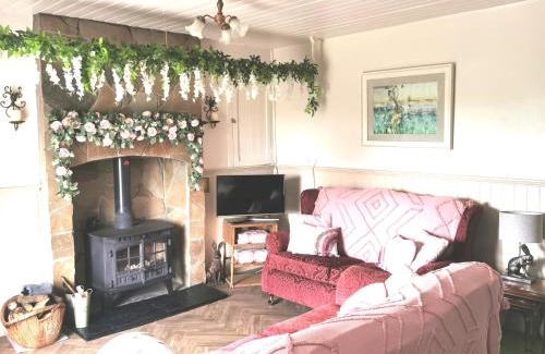 Bruckless House | New Listing - Ladybird Cottage - Donegal - Wild Atlantic Way