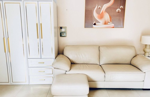 Burwood East House | New listing: Near deakin, tram station and Kmart cozy brand new studio