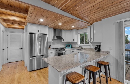 Larkspur House | New Listing! Private Hot Tub ~ Fire pit ~ Dog Friendly