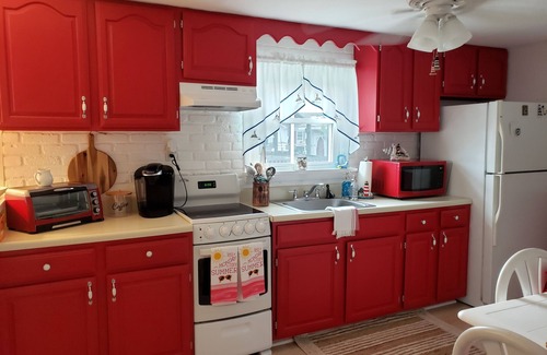 Villas Cottage | NEW LISTING! Villas Quaint Coastal Cottage short drive to Beaches