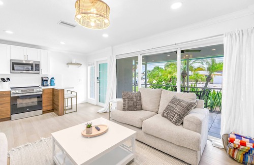 Siesta Key Village Apartment | NEW LISTING! Village Breeze III - Heated Pool, Private Patio, Village and Beach!