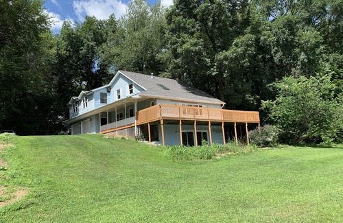 Granger House | * NEW LISTING* Your home for Fighting Irish Football weekends!