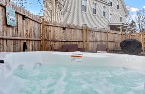 Laconia Apartment | NEW! Lovely unit w/PRIVATE Hot Tub and patio!