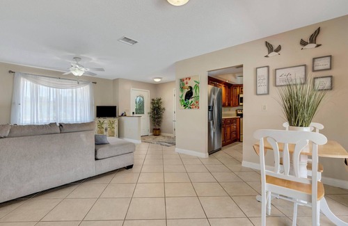 South Venice House | NEW LOWER AUGUST RATES. PRIVATE POOL HOME MINUTES TO BEACHES, DOWNTOWN.
