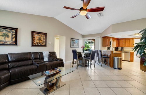 South Venice House | NEW LOWER AUGUST RATES. PRIVATE POOL HOME MINUTES TO BEACHES, DOWNTOWN.