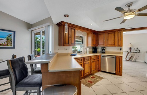 South Venice House | NEW LOWER AUGUST RATES. PRIVATE POOL HOME MINUTES TO BEACHES, DOWNTOWN.