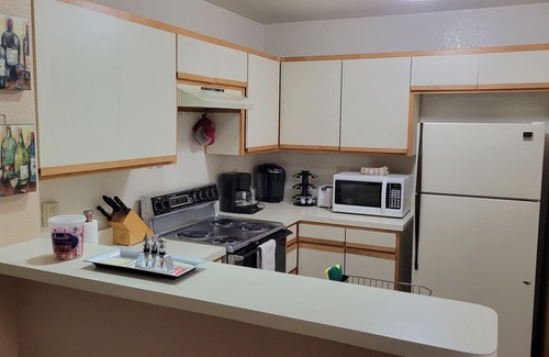 Tucson Condo | New lower pricing, available dates for I/I/25 and beyond! Check Calendar!