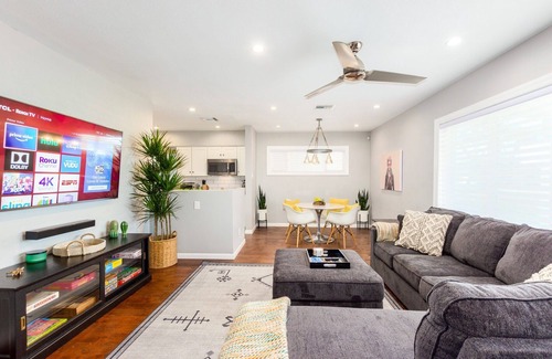Village Grove House | NEW LUSH OLDTOWN OASIS-THE PAPAGO HOUSE