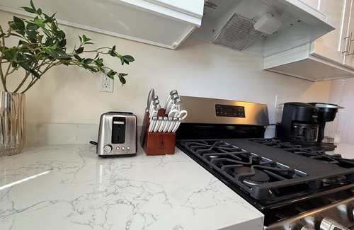 Old Mountain View House | New Lux and Cozy MTV Downtown Traveler's Dream Home