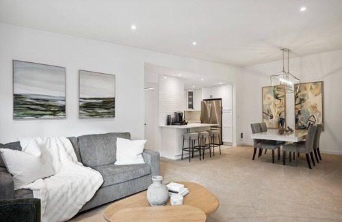 Northwest Bellevue Condo | NEW Lux Bellevue 2BD 2BA Condo - Free Parking