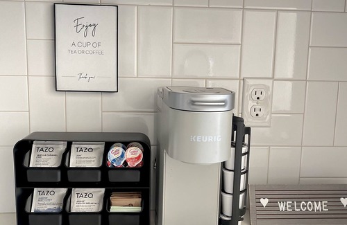 Upper Roseville Apartment | *New Luxurious* 2bd 2bth Apt near train to NYC and Newark Airport