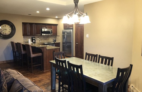Breckenridge Condo | New Luxury 2Bedroom on Upper Floor Ski In/Ski Out in Breckenridge