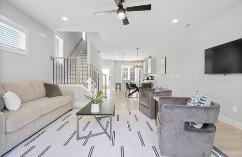 Charlotte House | New Luxury 3BR, 3.5 Bath Townhome In Charlotte, NC