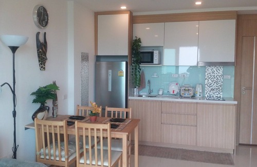 North Pattaya Apartment | New luxury condo 7th floor sea view fully furnished free shuttle service