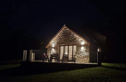 Beddgelert House | New luxury converted barn at the foot of Moel Hebog